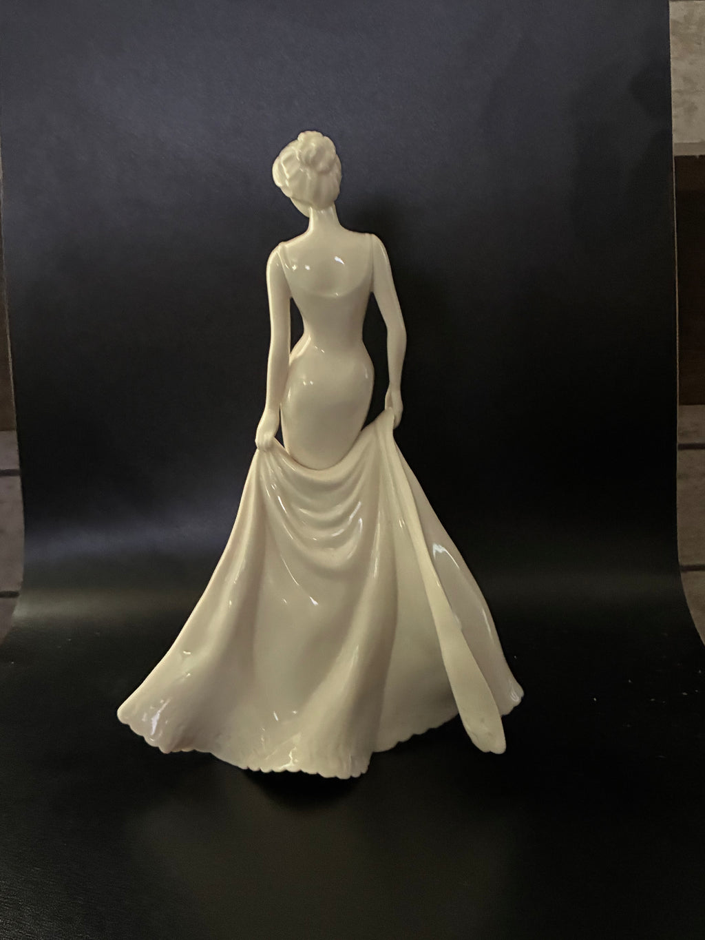 Elegance Porcelain Woman Figurine